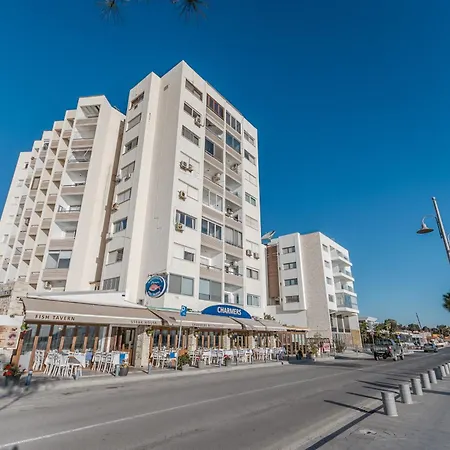 Апартаменты Flirty Flamingo Seaview Ларнака