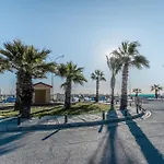 Flirty Flamingo Seaview * Larnaca
