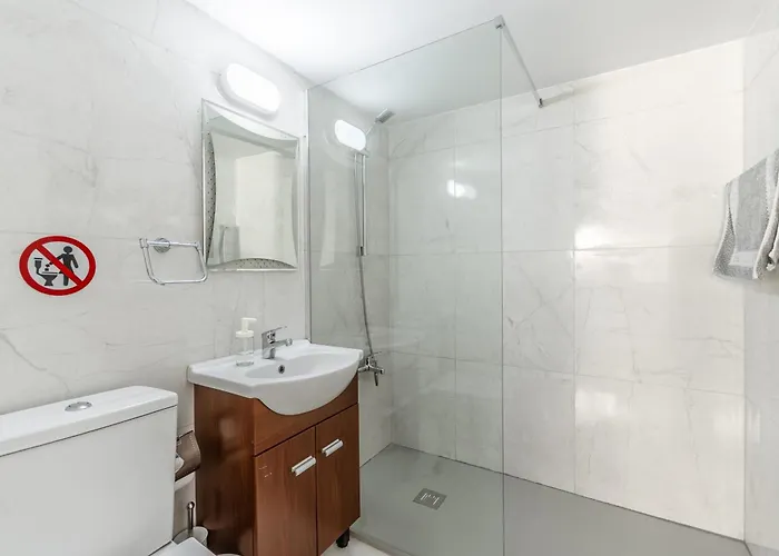 Flirty Flamingo Seaview Apartment