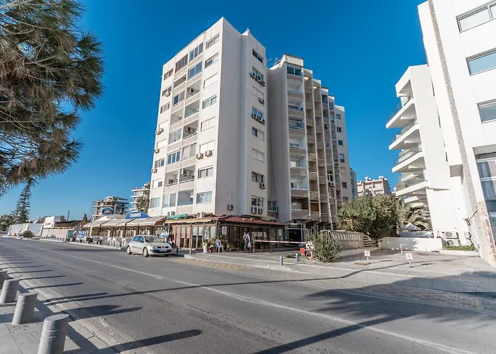 Flirty Flamingo Seaview Larnaca