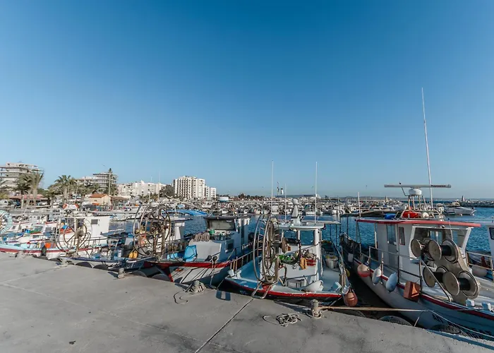 Flirty Flamingo Seaview Apartment Larnaca