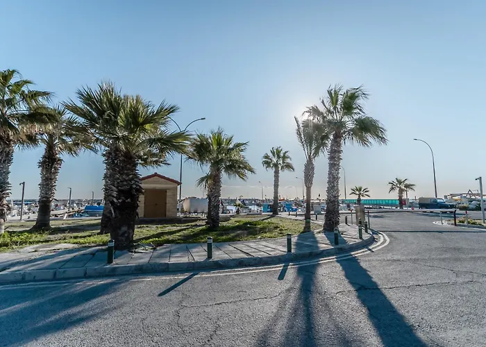 Flirty Flamingo Seaview * Larnaca